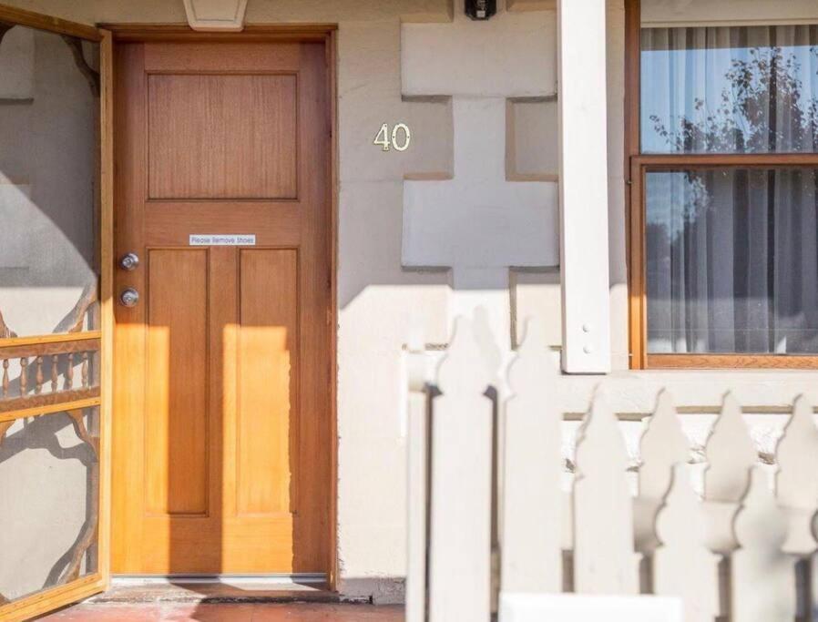 Cornelias Cottage Mount Gambier Central Exterior photo